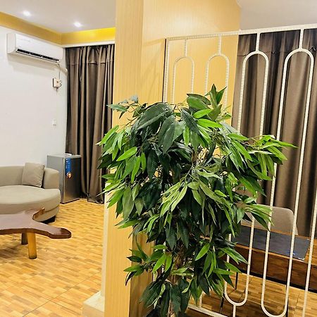 H&H Hotel Киншаса Екстериор снимка