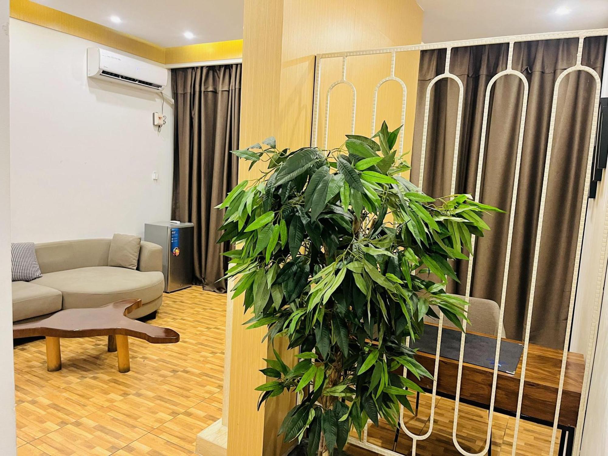 H&H Hotel Киншаса Екстериор снимка