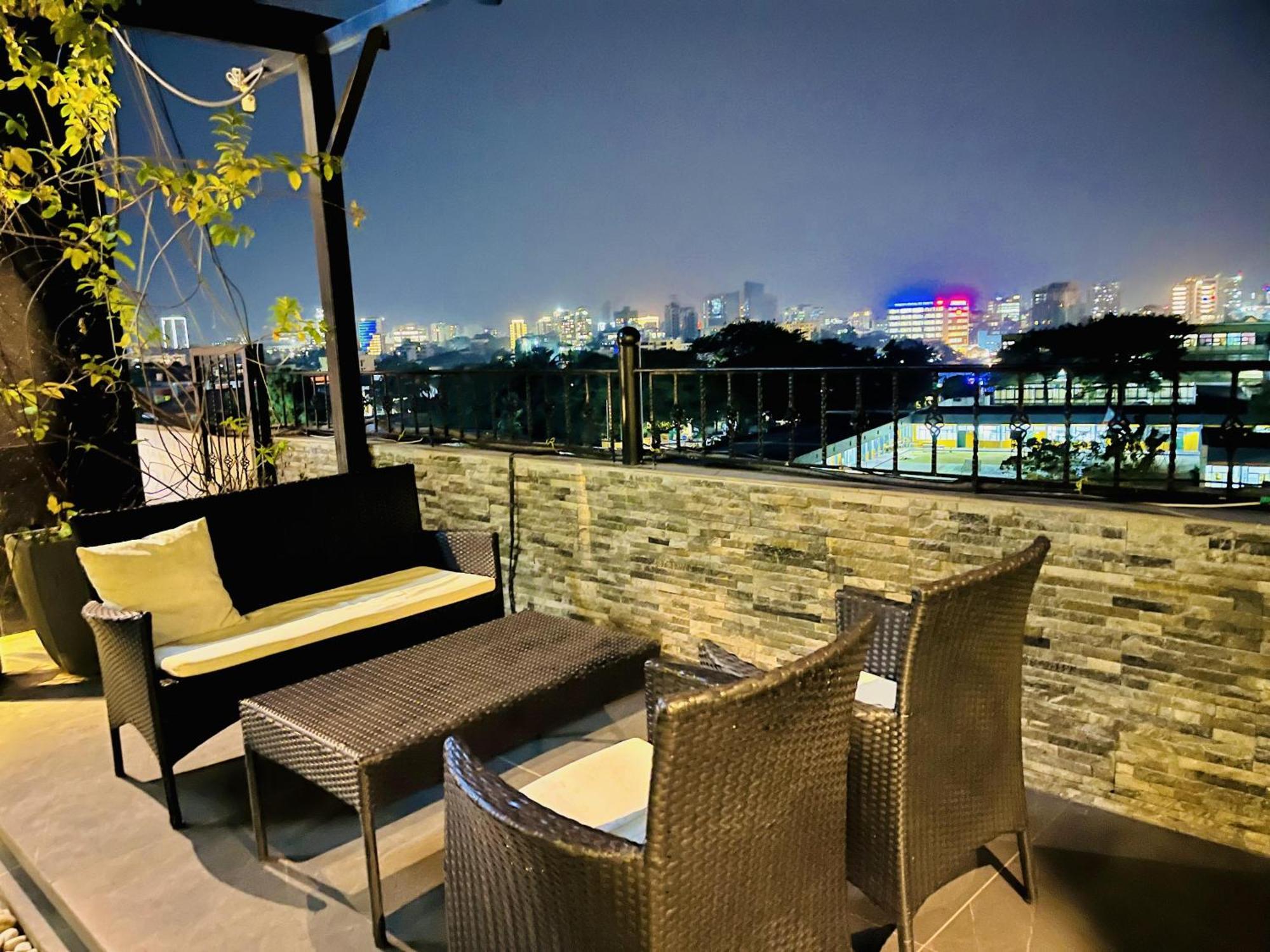 H&H Hotel Киншаса Екстериор снимка